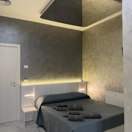 فندق مبيت وإفطار Luxury E Apricena