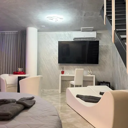 Luxury E Apricena