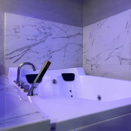 Luxury E Apricena