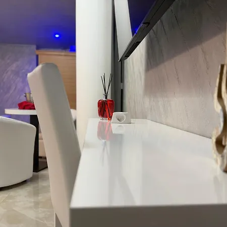 Luxury E